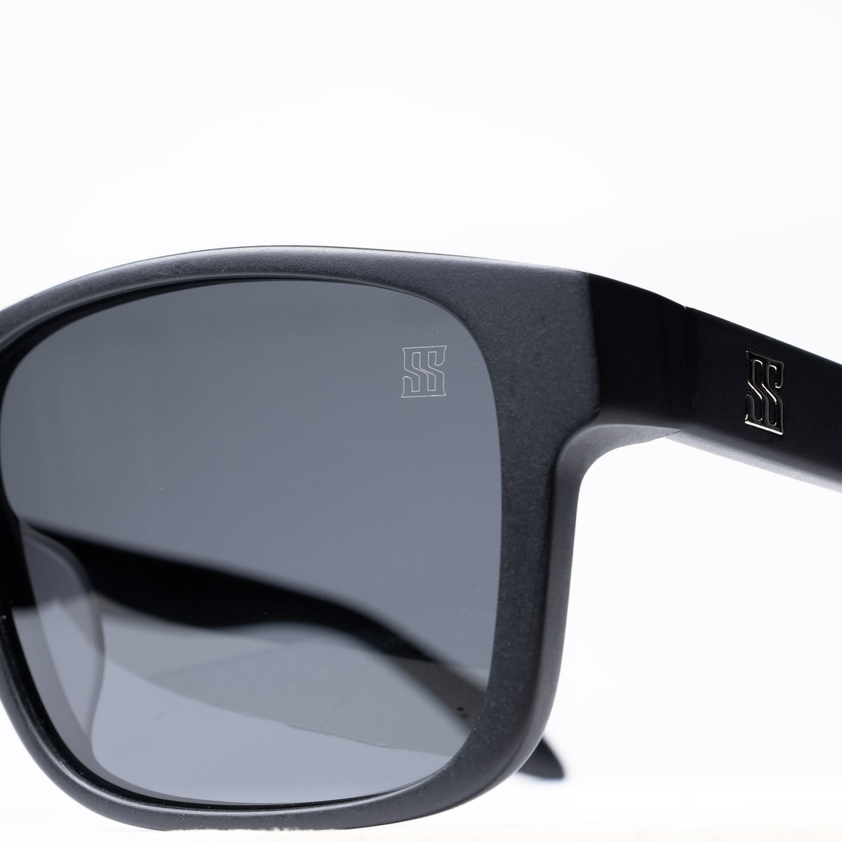 Pathfinder Ace Black Lens